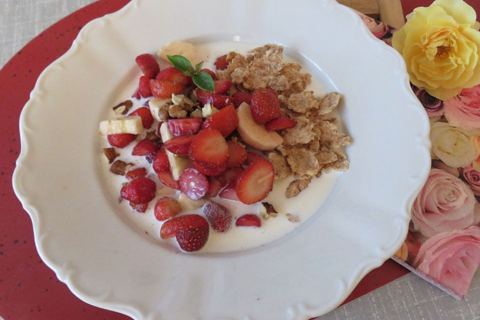 Knackige Cornflakes mit Obst