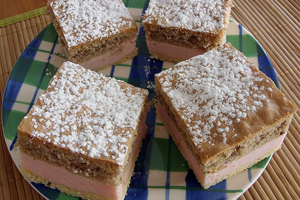 Dreifarbiger Quarkkuchen