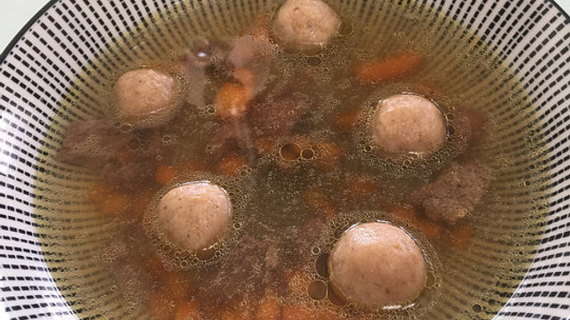 Butterklößchen als Suppeneinlage von Dinemaus Butterklößchen als Suppeneinlage von Dinemaus