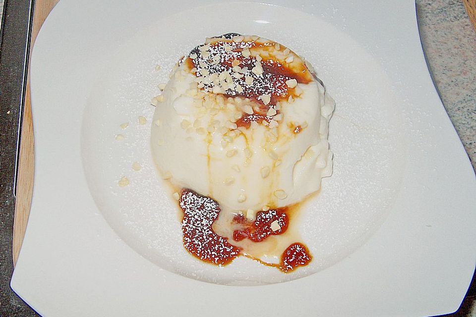 Panna Cotta mit Karamellsauce Panna Cotta mit Karamellsauce