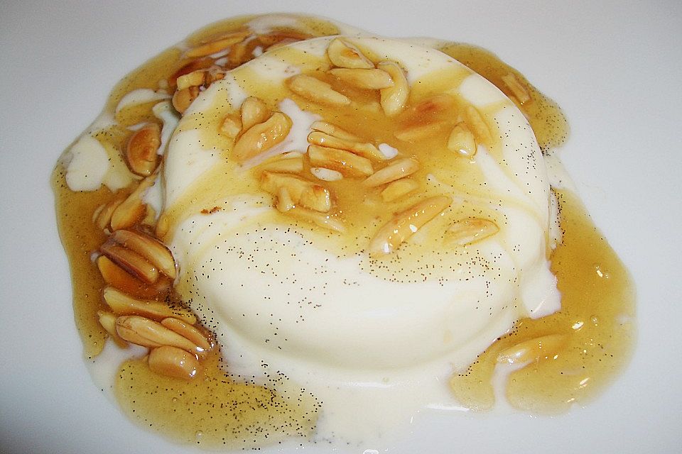 Panna Cotta mit Karamellsauce Panna Cotta mit Karamellsauce