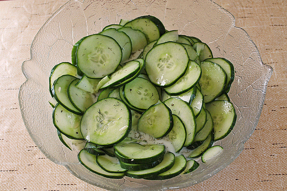 Gurkensalat mit Milch