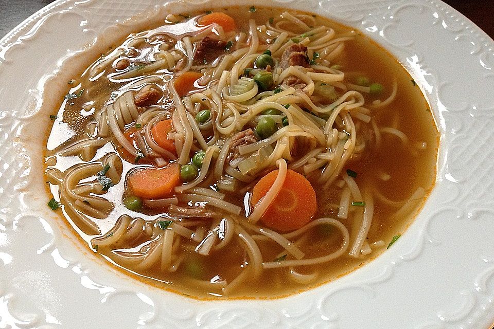 Schnelle klare Frühlingssuppe