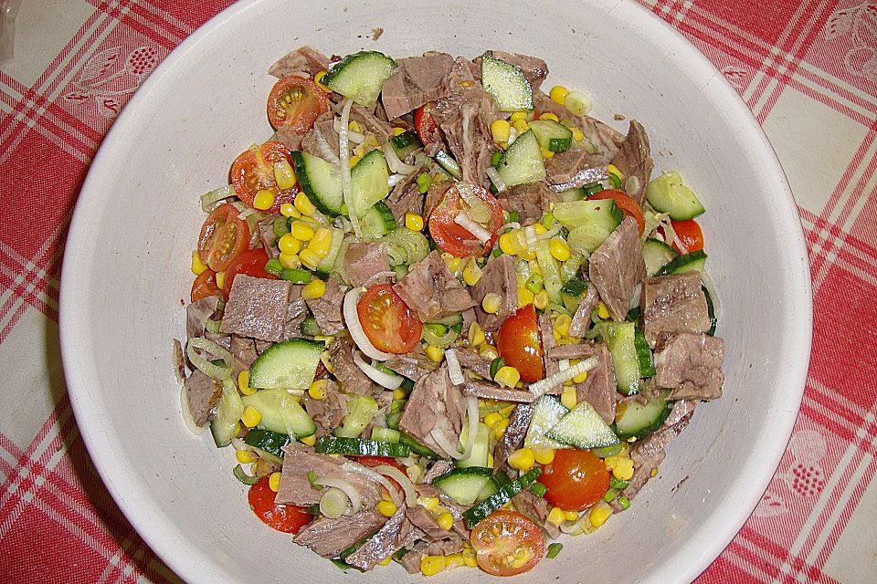 Kunterbunter Rindfleischsalat