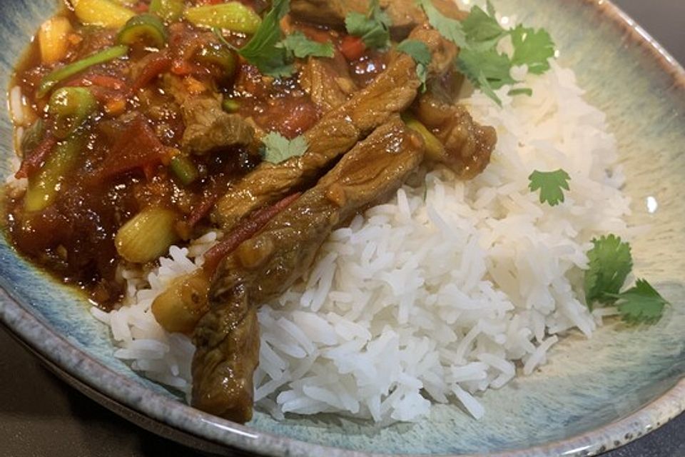 Nüa Pad Kamin - Rindfleisch mit frischer Kurkuma