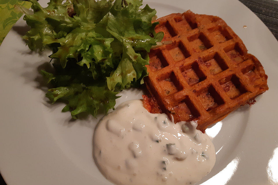 Dip mit Schmand, Creme fraiche, Frischkäse und Lauchzwiebeln