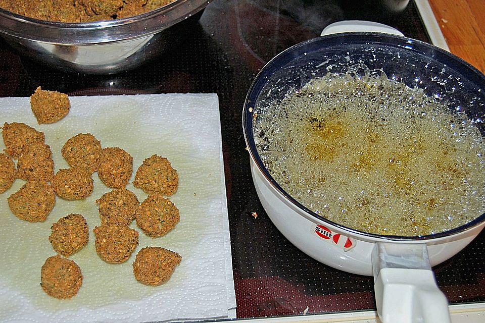 Falafel aus Kichererbsenmehl