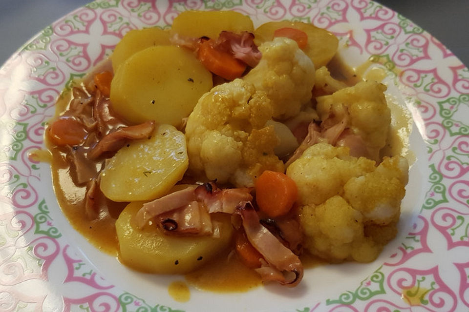 Kartoffel-Blumenkohl-Karotten-Curry