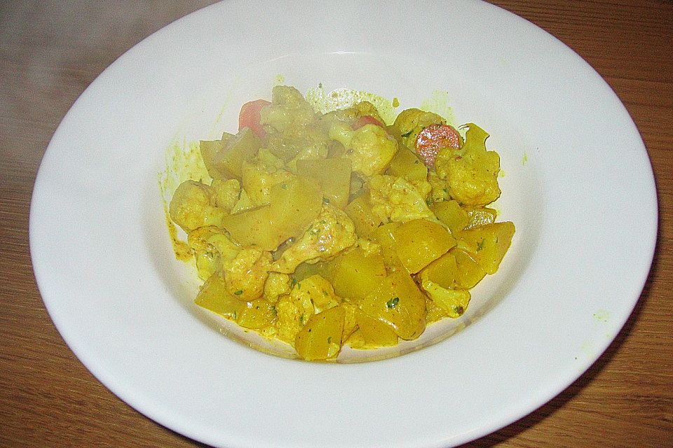 Kartoffel-Blumenkohl-Karotten-Curry