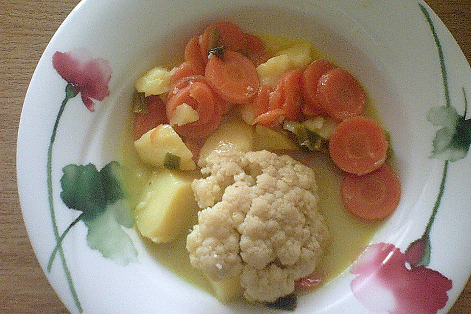 Kartoffel-Blumenkohl-Karotten-Curry