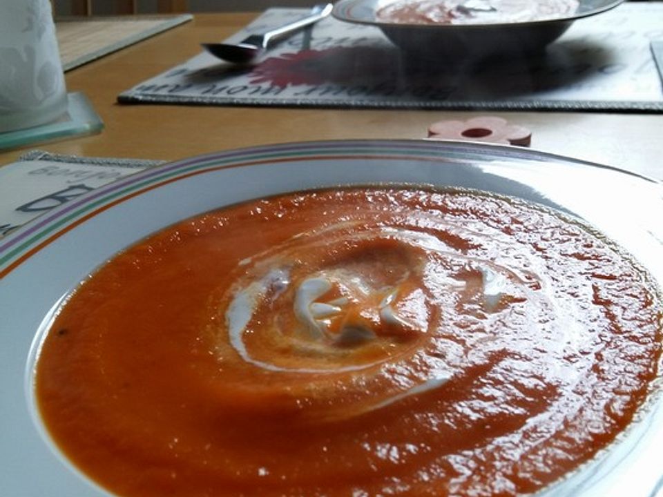 Suppe aus gerösteten Paprika und Möhren von lakaschmi| Chefkoch