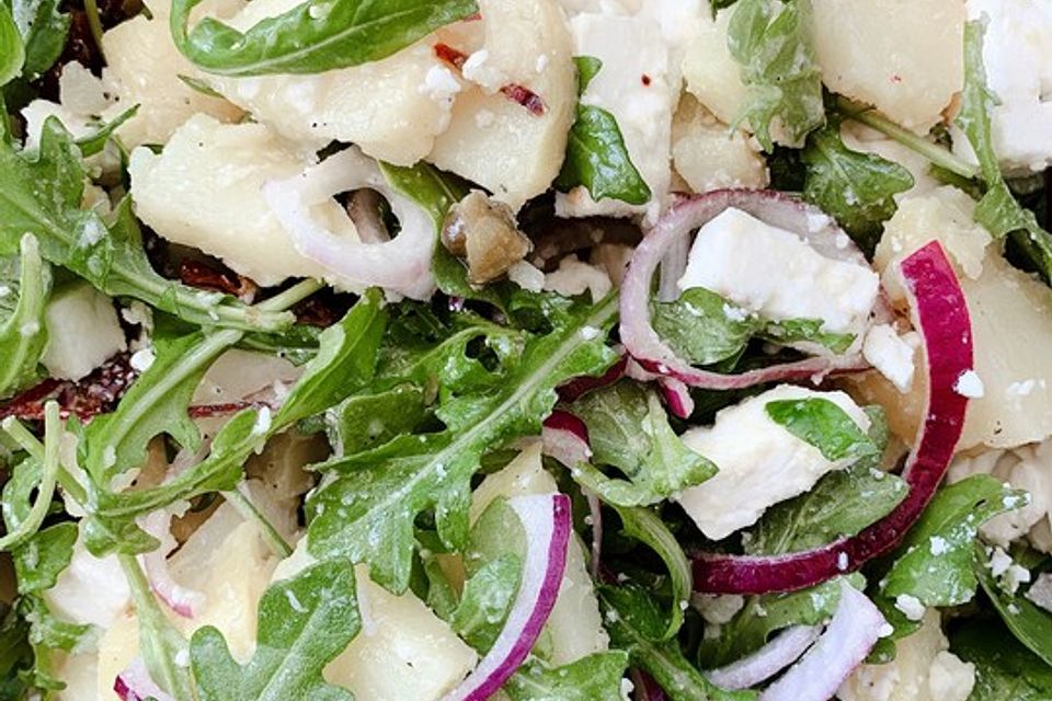 Kartoffelsalat mit Rucola und Schafskäse Kartoffelsalat mit Rucola und Schafskäse