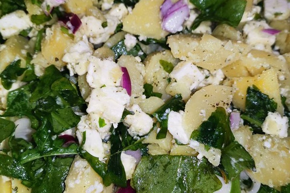 Kartoffelsalat mit Rucola und Schafskäse Kartoffelsalat mit Rucola und Schafskäse
