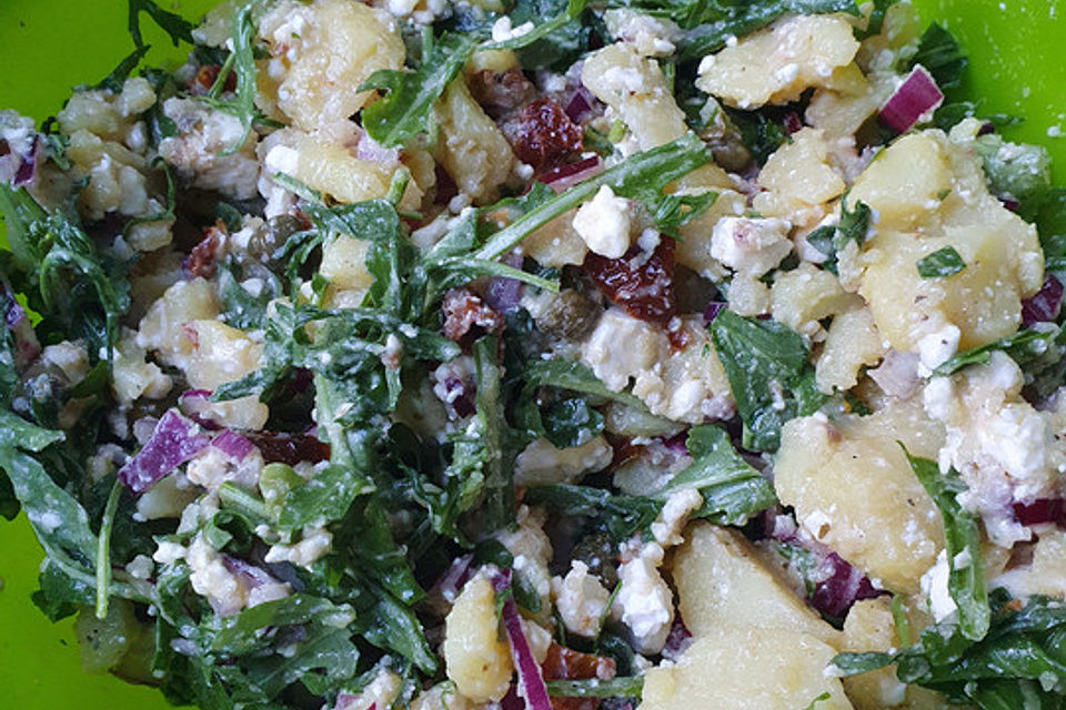 Kartoffelsalat mit Rucola und Schafskäse Kartoffelsalat mit Rucola und Schafskäse