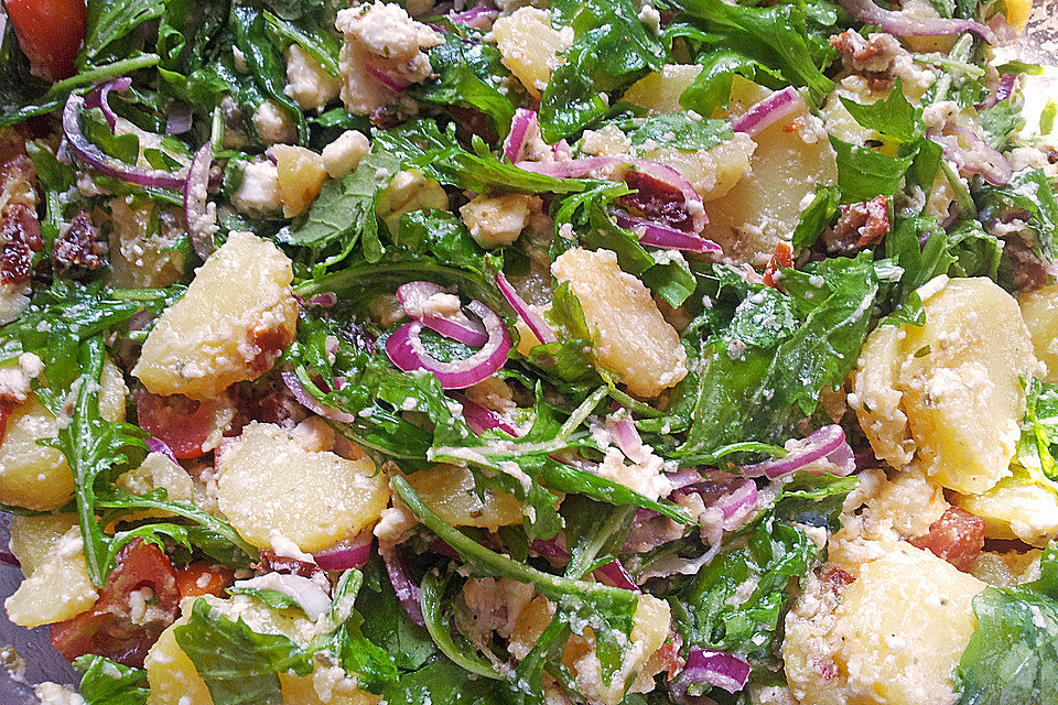 Kartoffelsalat mit Rucola und Schafskäse Kartoffelsalat mit Rucola und Schafskäse