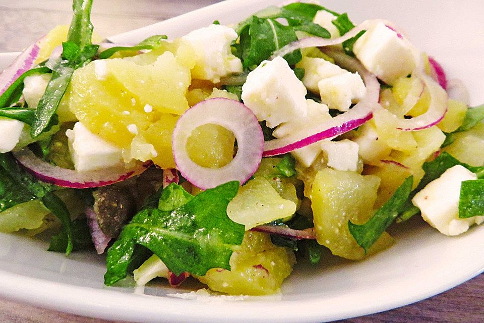 Kartoffelsalat mit Rucola und Schafskäse Kartoffelsalat mit Rucola und Schafskäse