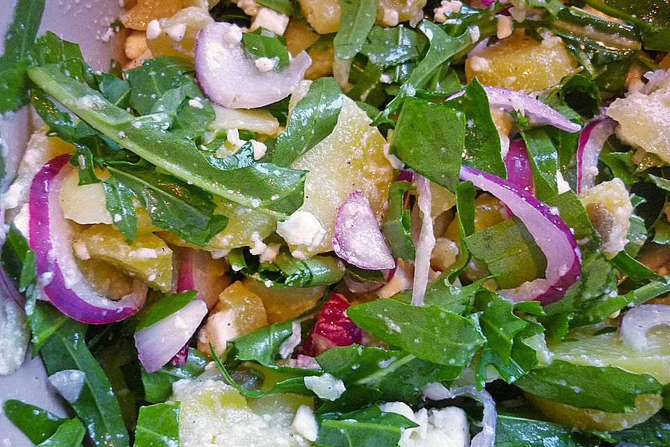 Kartoffelsalat mit Rucola und Schafskäse Kartoffelsalat mit Rucola und Schafskäse