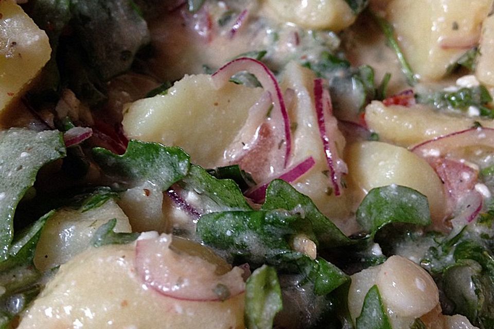 Kartoffelsalat mit Rucola und Schafskäse Kartoffelsalat mit Rucola und Schafskäse