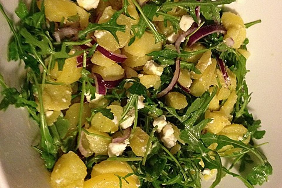 Kartoffelsalat mit Rucola und Schafskäse Kartoffelsalat mit Rucola und Schafskäse
