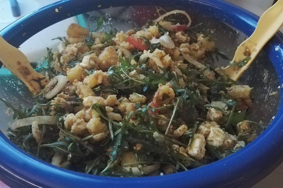 Kartoffelsalat mit Rucola und Schafskäse Kartoffelsalat mit Rucola und Schafskäse