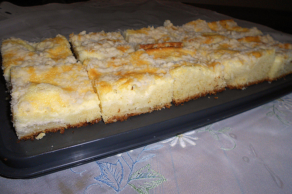 Pfirsich - Mascarpone - Kuchen mit Streuseln