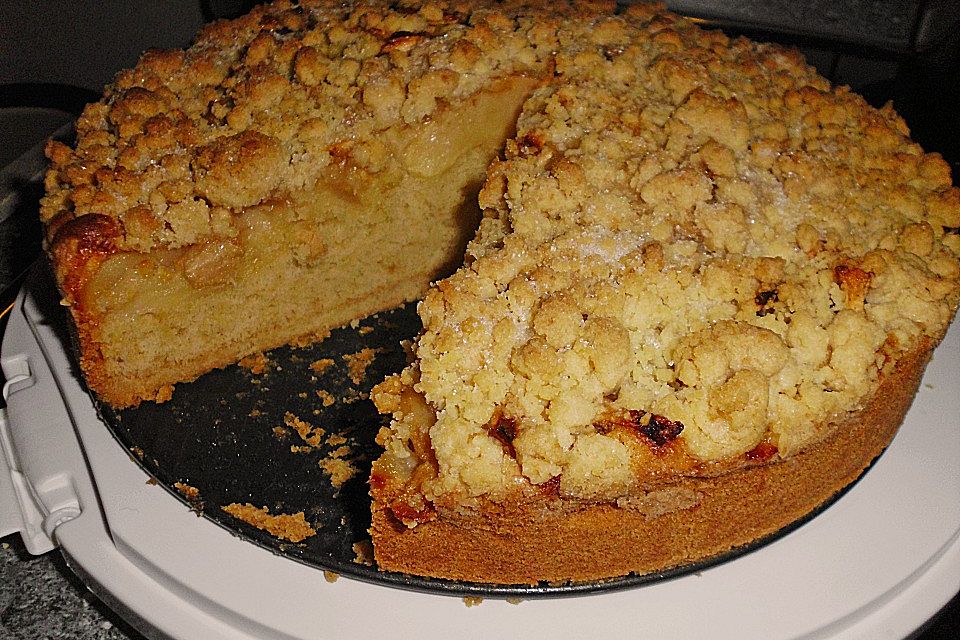 Ultra saftiger Apfelkuchen mit Streuseln