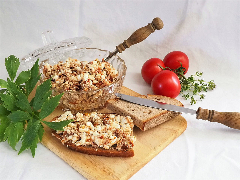 Feta - Aufstrich mit getrockneten Tomaten von magnummysterium| Chefkoch