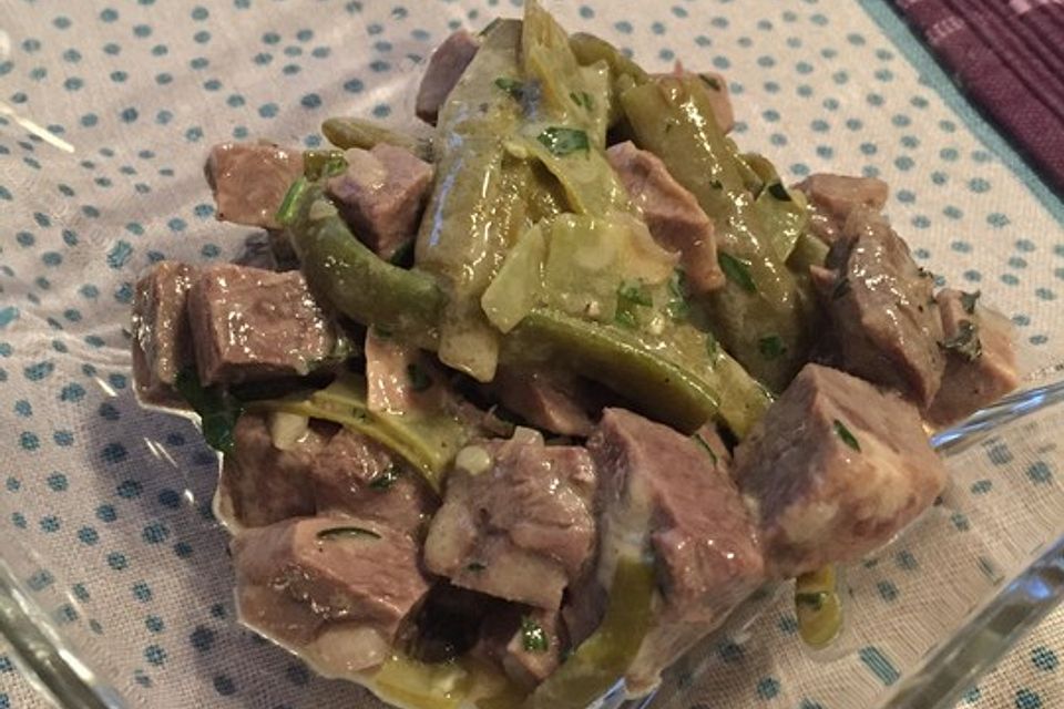 Grüner Bohnensalat mit Kapern und Rindfleisch