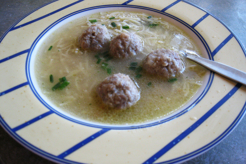 Leberknödel aus Geflügelleber