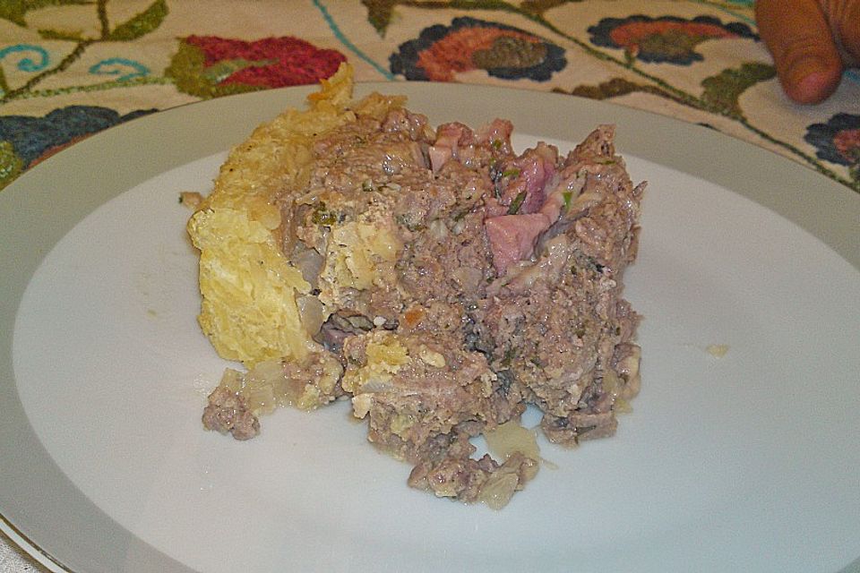 Gefüllter Hackbraten mit Kartoffelkruste