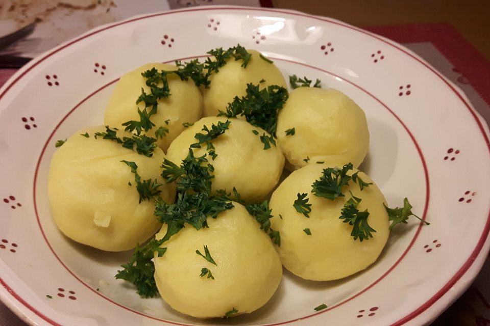 Einfache Kartoffelknödel nach Omas Rezept