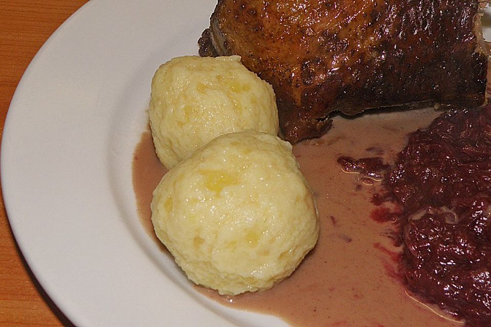 Einfache Kartoffelknödel nach Omas Rezept