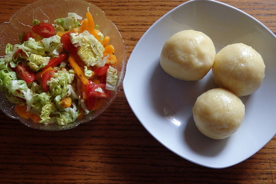 Einfache Kartoffelknödel nach Omas Rezept