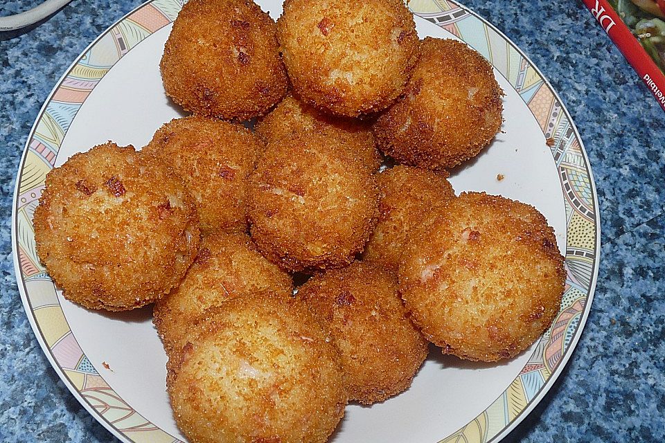 Arancini mit Käse-Schinken-Sahnesauce