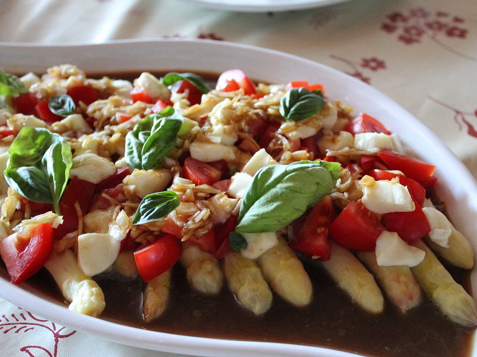 Marinierter Spargel mit Tomaten und Mozzarella von crochimochi| Chefkoch