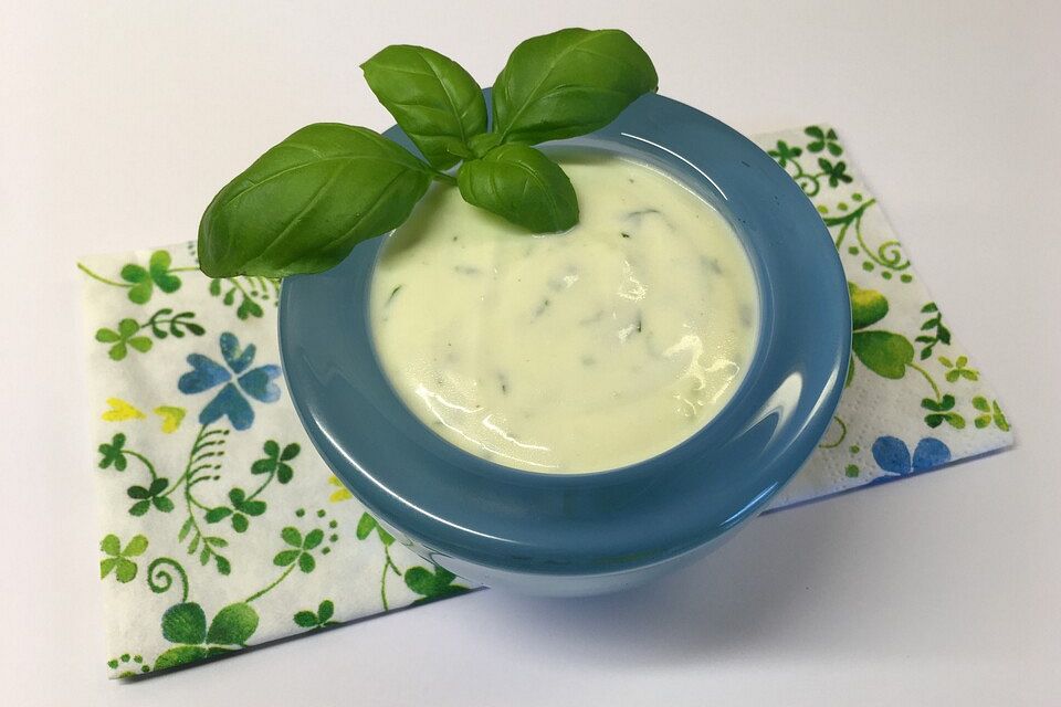 Basilikum - Joghurt - Dressing