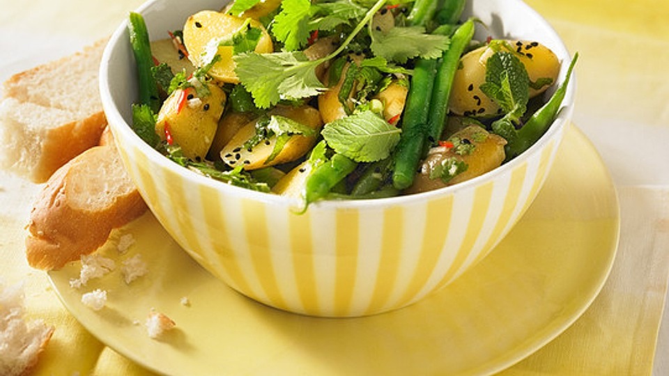Libanesischer Kartoffelsalat würzig-pikant von crochimochi