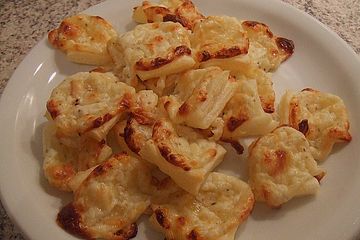 Mini - Snack - Käsehäppchen aus Blätterteig