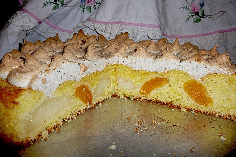 Aprikosen - Birnen - Kuchen mit Baiser