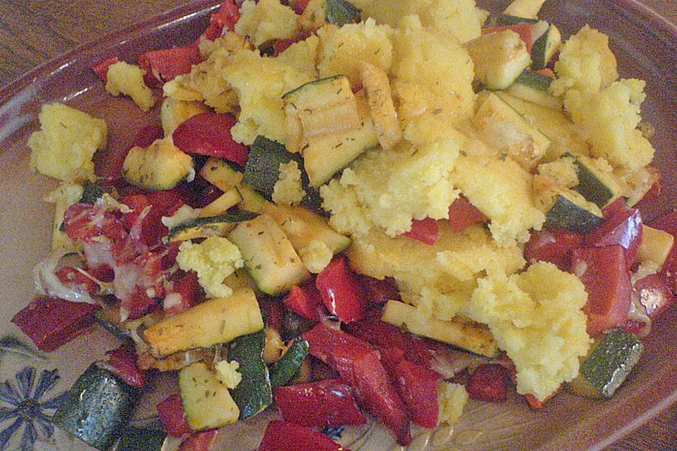 Polenta mit Paprika - Käse - Kruste