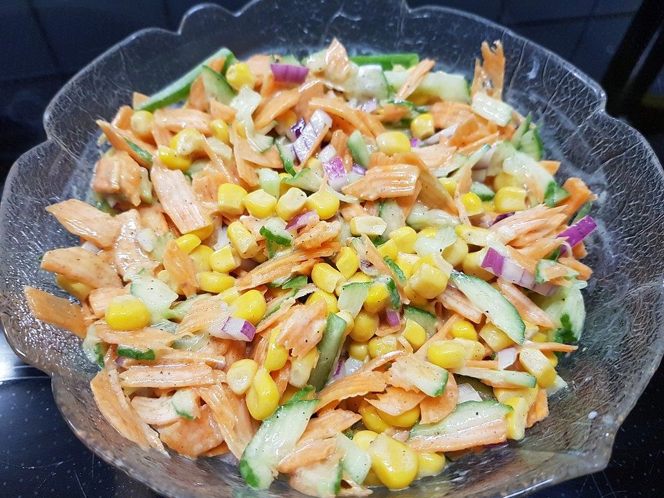 Salat mit Karotten, Mais und Gurken von Derin| Chefkoch