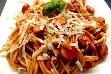 Spaghetti mit Wiener Würstchen