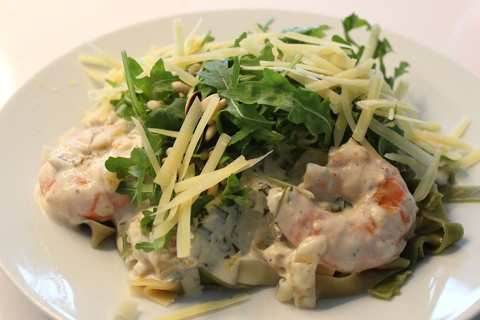 Tagliatelle mit Garnelen in Zitronensoße