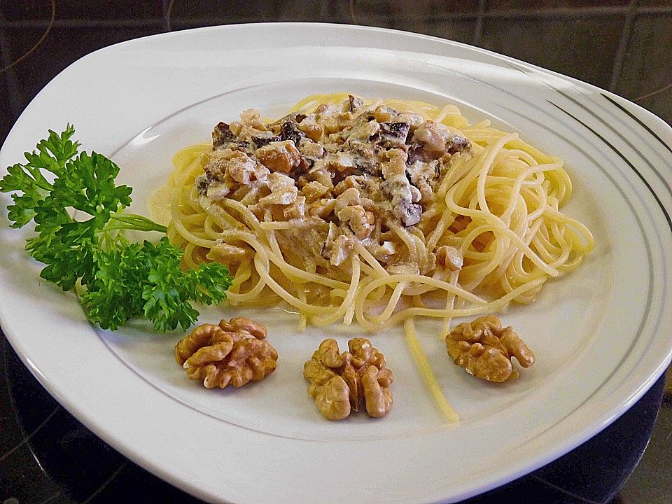 Spaghetti mit Walnuss-Käse Sauce von Stift1| Chefkoch