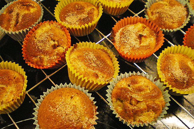 Apfel - Mandel - Muffins mit Zimt - Zucker Topping von missbaker| Chefkoch