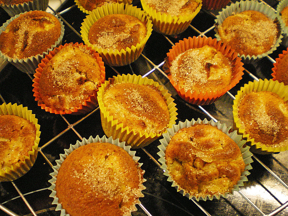 Apfel - Mandel - Muffins mit Zimt - Zucker Topping von missbaker| Chefkoch