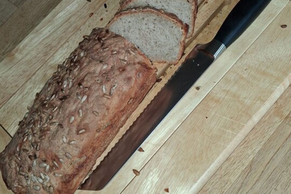 Roggenbrot mit Sonnenblumenkernen von sonne_09_HH Roggenbrot mit Sonnenblumenkernen von sonne_09_HH