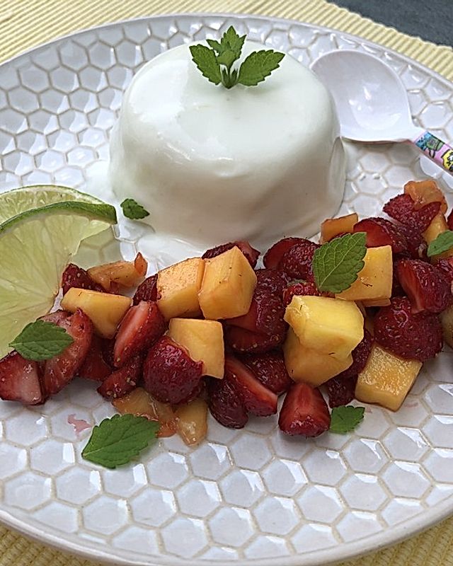 Limetten - Quarkcreme mit Erdbeeren und Mango