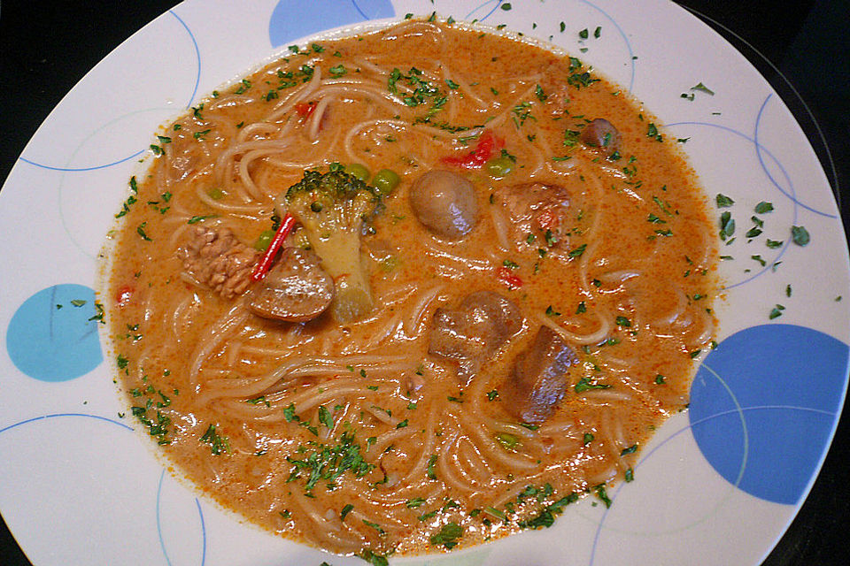 Thai-Nudelsuppe mit Rinderfilet