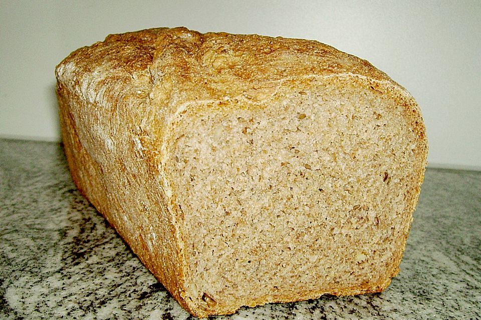 Vollkornbrot mit Dinkel und Roggen